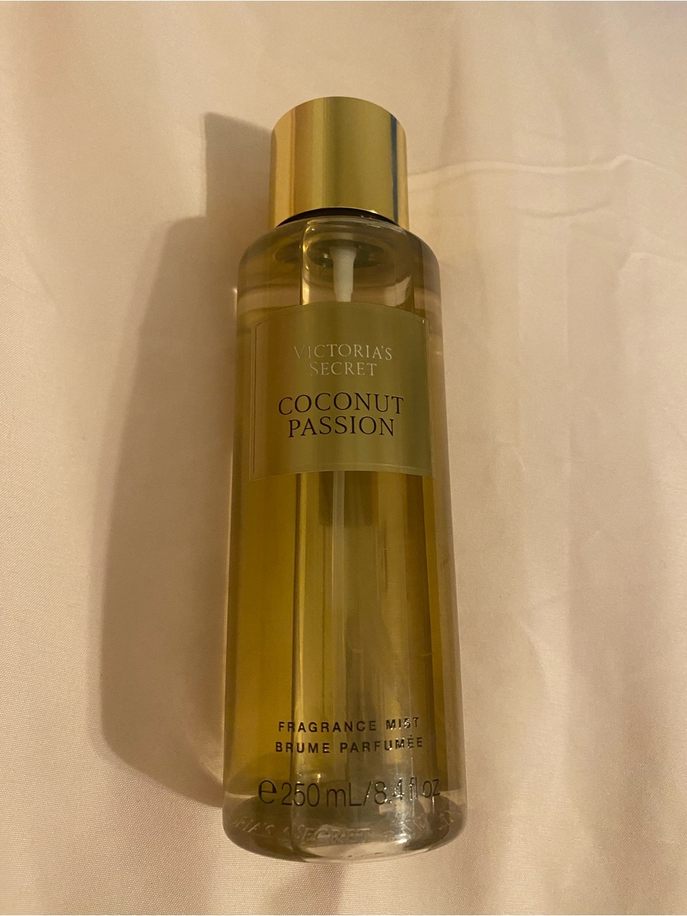 Victoria's Secret  Classic Coconut Passion Fragrance Mist 8.4 oz 250ml.